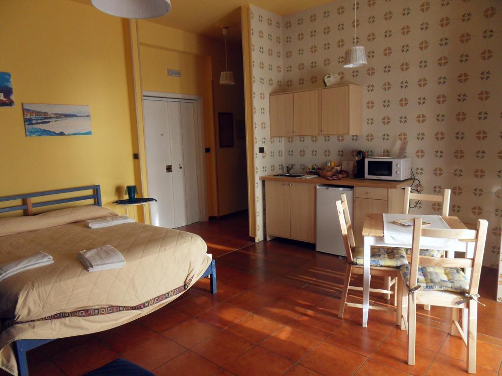 Leucosia Bed & Breakfast ซาแลร์โน ห้อง รูปภาพ