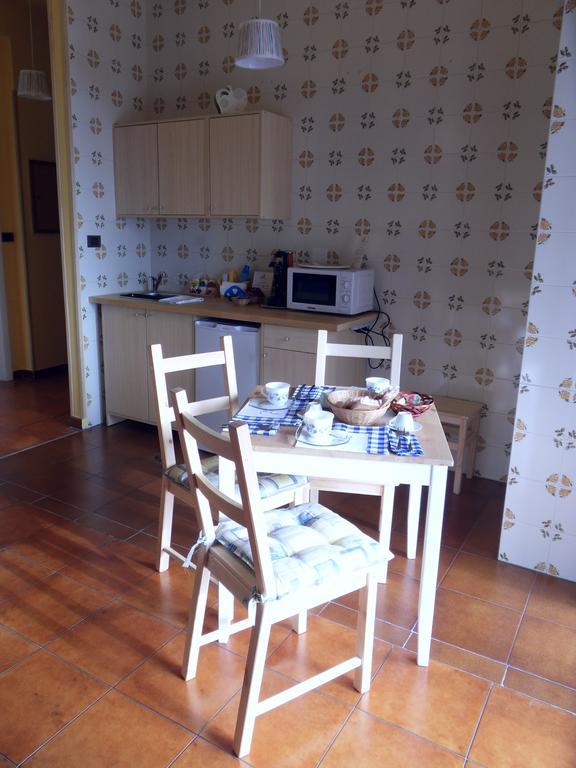 Leucosia Bed & Breakfast ซาแลร์โน ห้อง รูปภาพ