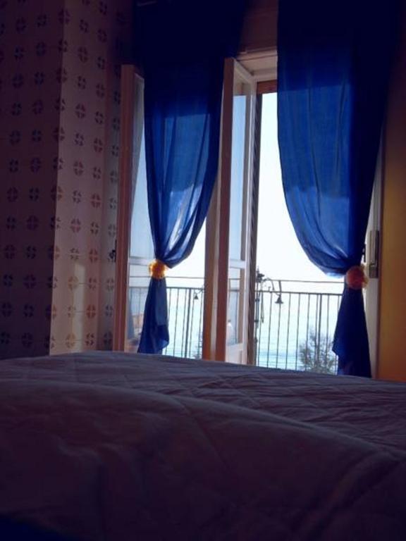 Leucosia Bed & Breakfast ซาแลร์โน ภายนอก รูปภาพ